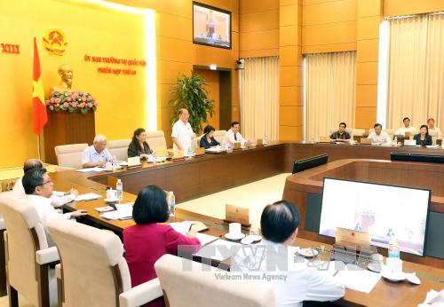 Ủy ban Thường vụ Quốc hội thảo luận phát triển nguồn ngân sách 2016-2020 ảnh 1